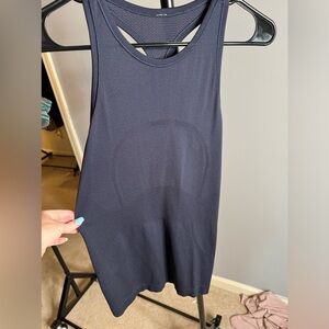 126. Lululemon swiftly tech tank.